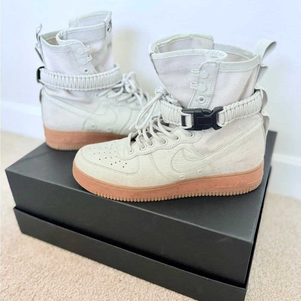 Nike Air Force 1 High-Top Sneakers